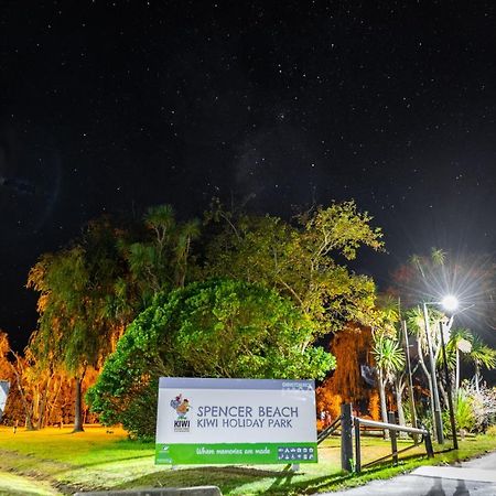 Spencer Beach Top 10 Holiday Park Крайстчерч Екстер'єр фото